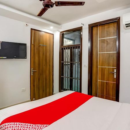 Hotel O Cozy Cave New Delhi Luaran gambar