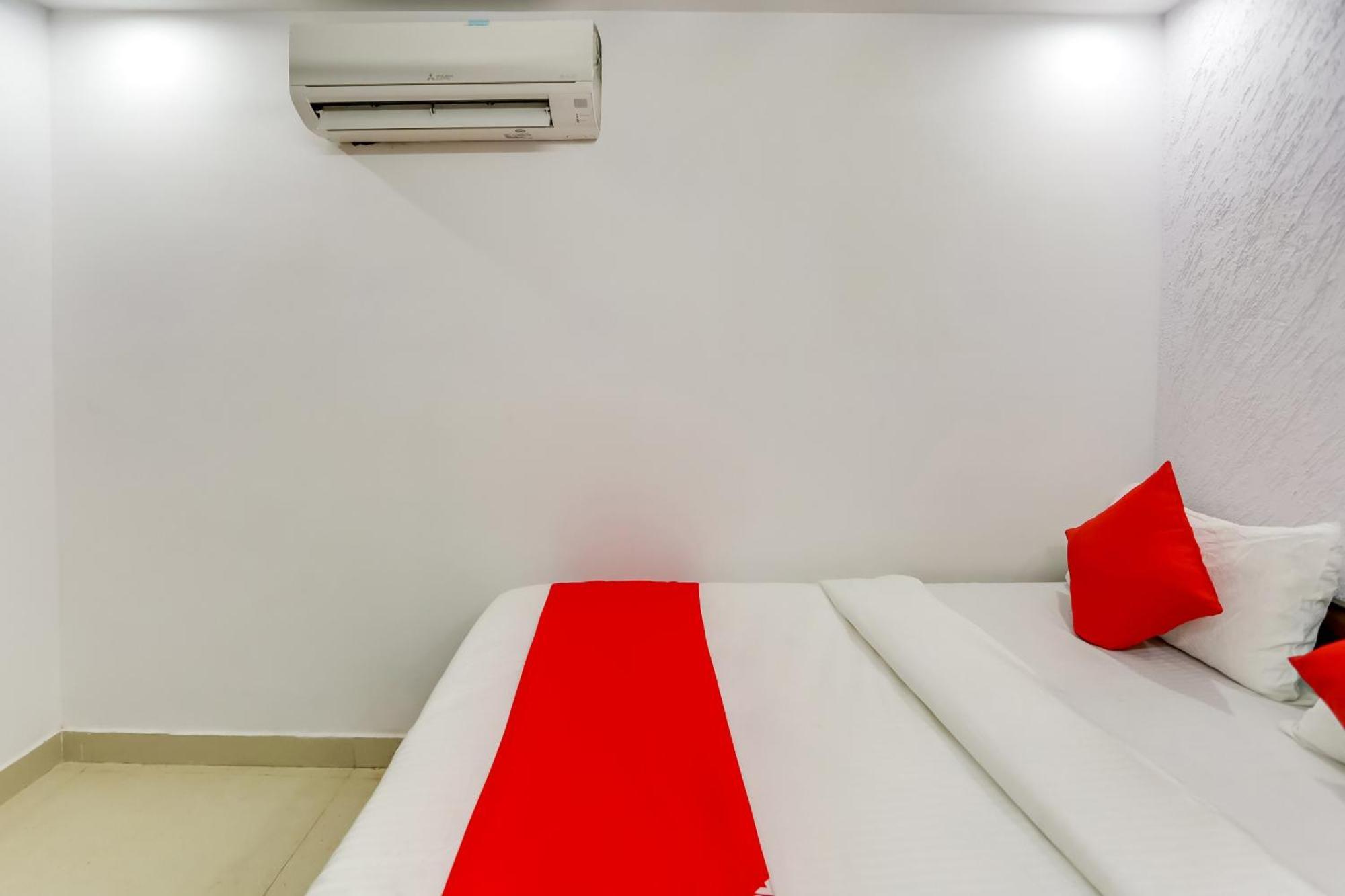 Hotel O Cozy Cave New Delhi Luaran gambar