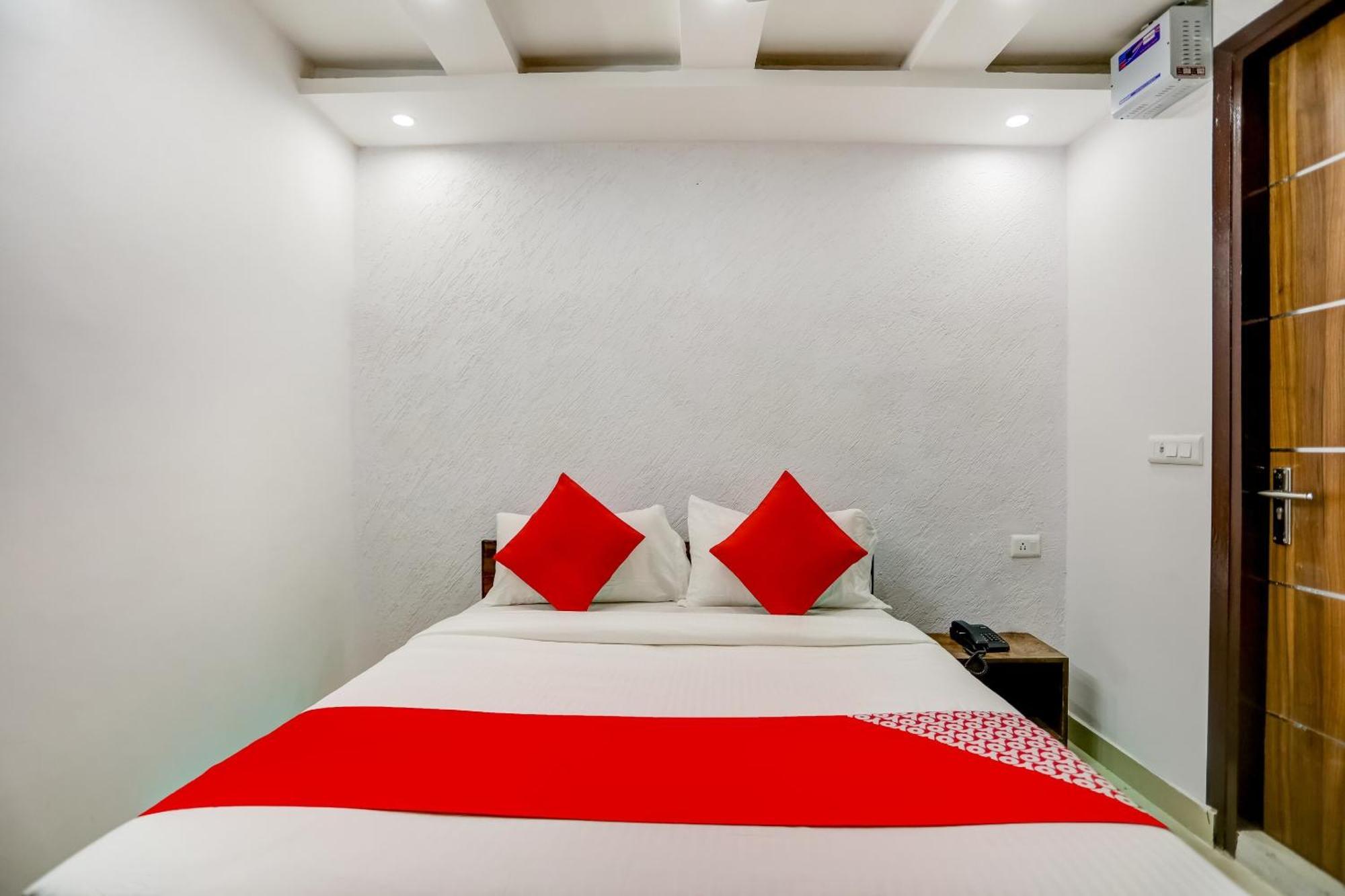 Hotel O Cozy Cave New Delhi Luaran gambar